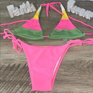 NWT Brazilian Bikini Set Size Medium🌸